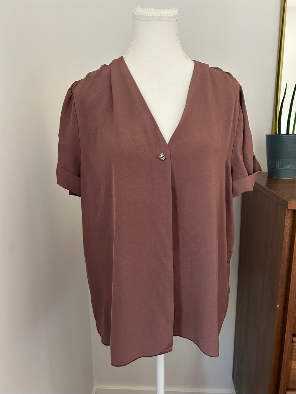 Wilfred Rose-Mauve V-Neck Single-Button Blouse